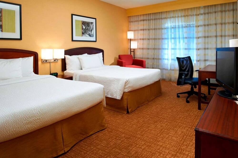 Drop by Santa's Village! Pool, Offers FREE Parking, Pet-Friendly Property!