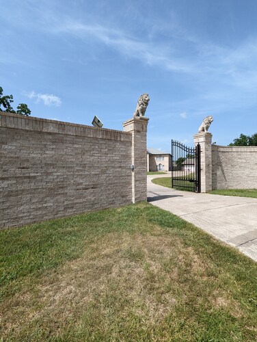 Luxe Villa Close to Galveston, Kemah, NASA & Houston