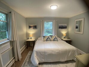 5 bedrooms, iron/ironing board, free WiFi, bed sheets