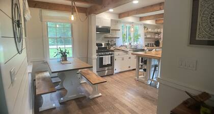 Renovated Ranch 5 Bed 2 Bth, Open concept. Close to beaches, airport & Portland