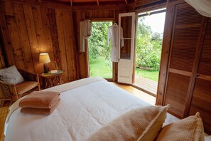 Romantic Room | 1 bedroom, free WiFi - Mana Loli Sanctuary (Honokaa)