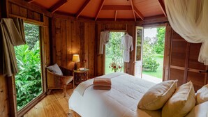 Romantic Room - Mana Loli Sanctuary (Honokaa)