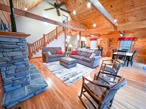 Smart TV, chimenea y futbolito 