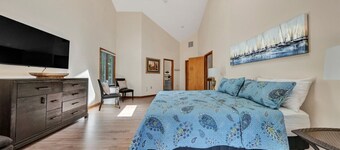 Painted Sky Landing - Dog-friendly / Game Room / Water Toys