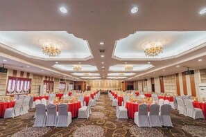 Indoor wedding - Long Cheng Hotel (Xiangxiang)
