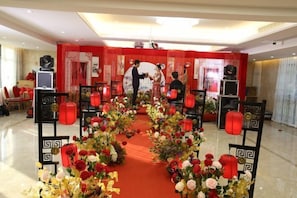 Indoor wedding - Donghu Hotel (Shouning)
