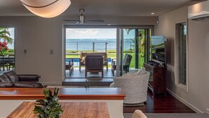 Smart TV, stereo, offices - Best and Newest Beachfront Listing in Honolulu (Honolulu)