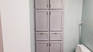 Combined shower/tub