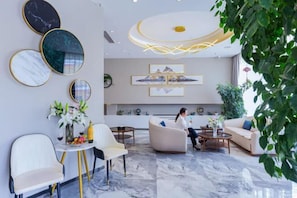 Lobby lounge - Ninglang Lugu Lake Hotel (Ninglang)