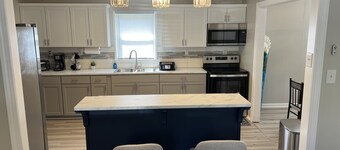 The Welcoming Winston | 3BR Cozy Home & Pool Table