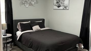 3 chambres, fer et planche à repasser, Wi-Fi, draps fournis