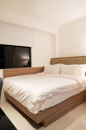 Deluxe Double Room | Minibar, in-room safe, desk, free WiFi