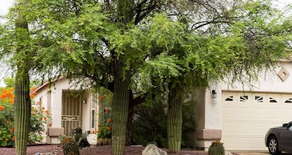 Great renovated home located in a fantastic community in East Tucson.