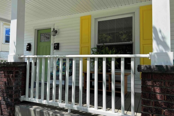 This is the front of the house facing the street.