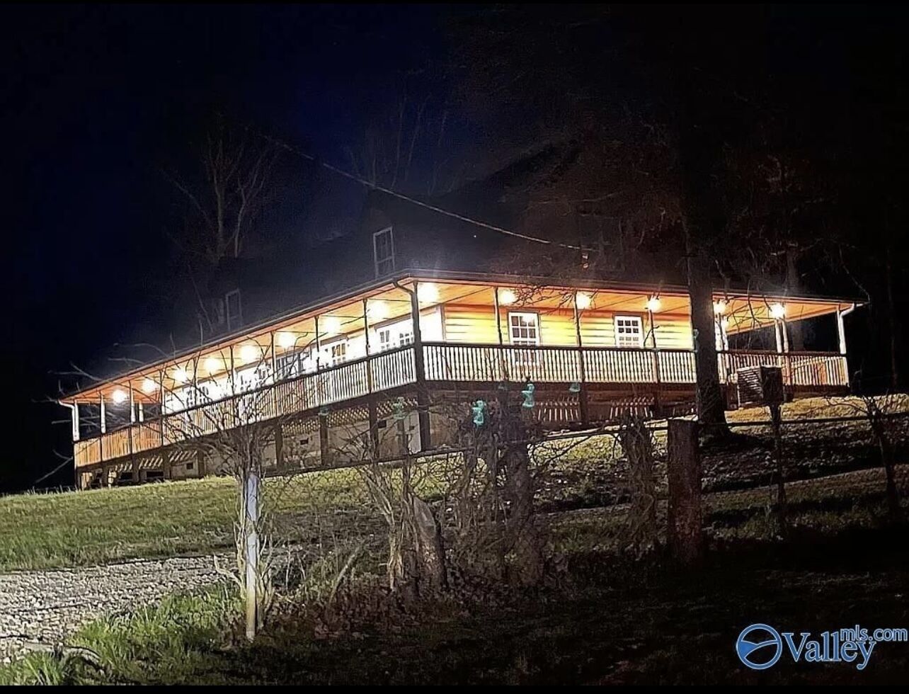 The Great Getaway Cabin (With large game loft)