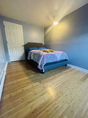 5 bedrooms, iron/ironing board, free WiFi, bed sheets