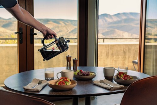 Spacious Artist Loft  in Tehachapi