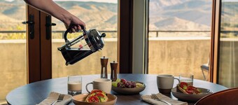 Spacious Artist Loft  in Tehachapi