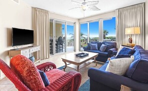 Smart TV, offices - The Crescent 105 (Miramar Beach)