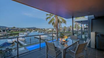 Luxury Apartment | Terrace/patio