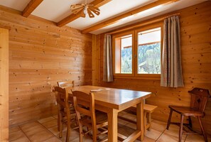 Dining - Rés Aravis A3 : Pistes et Cœur de Village et Grande Terrasse (LE GRAND BORNAND)