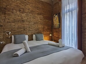 2 bedrooms, iron/ironing board, internet, bed sheets - Enjoy 2 Bedrooms apartment at Ruzafa with very sunny terrace (Valencia)