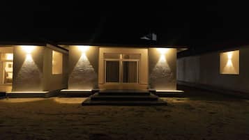 Phòng Cao cấp | Trang bị nội thất với thiết kế riêng biệt, bàn
