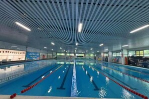 室內泳池