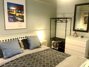 3 Schlafzimmer, Schreibtisch, Bügeleisen/Bügelbrett, kostenloses WLAN