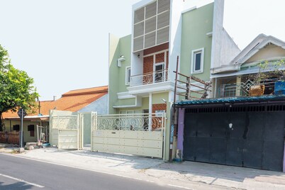 OYO 3706 Griya Tentrem Syariah