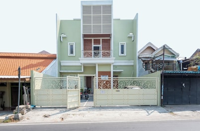 OYO 3706 Griya Tentrem Syariah