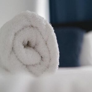 Premium Apartment | Bathroom | Towels - Birmingham Family and Contractors HS2 (Birmingham)