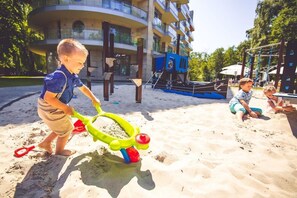 พื้นที่เล่นสำหรับเด็ก