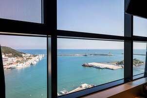 Ropa de cama de alta calidad, sistema de insonorización y wifi gratis 