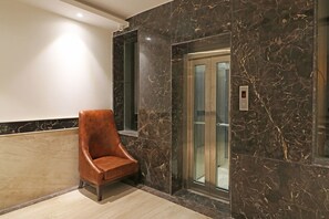 Lobby - OYO 10824 Hotel Star Suites (New Delhi)