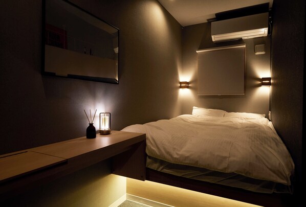 Quarto casal standard | 1 quarto, escrivaninha, espaço de trabalho para notebook