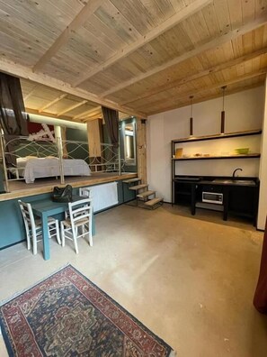 1 bedroom, desk, free WiFi