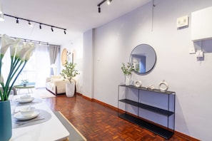 Departamento de diseñador, 2 habitaciones | Área de sala de estar