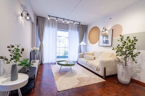 Living room - Star Regency by Plush (Brinchang)