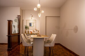 Grand-Apartment, 3 Schlafzimmer | Speisen