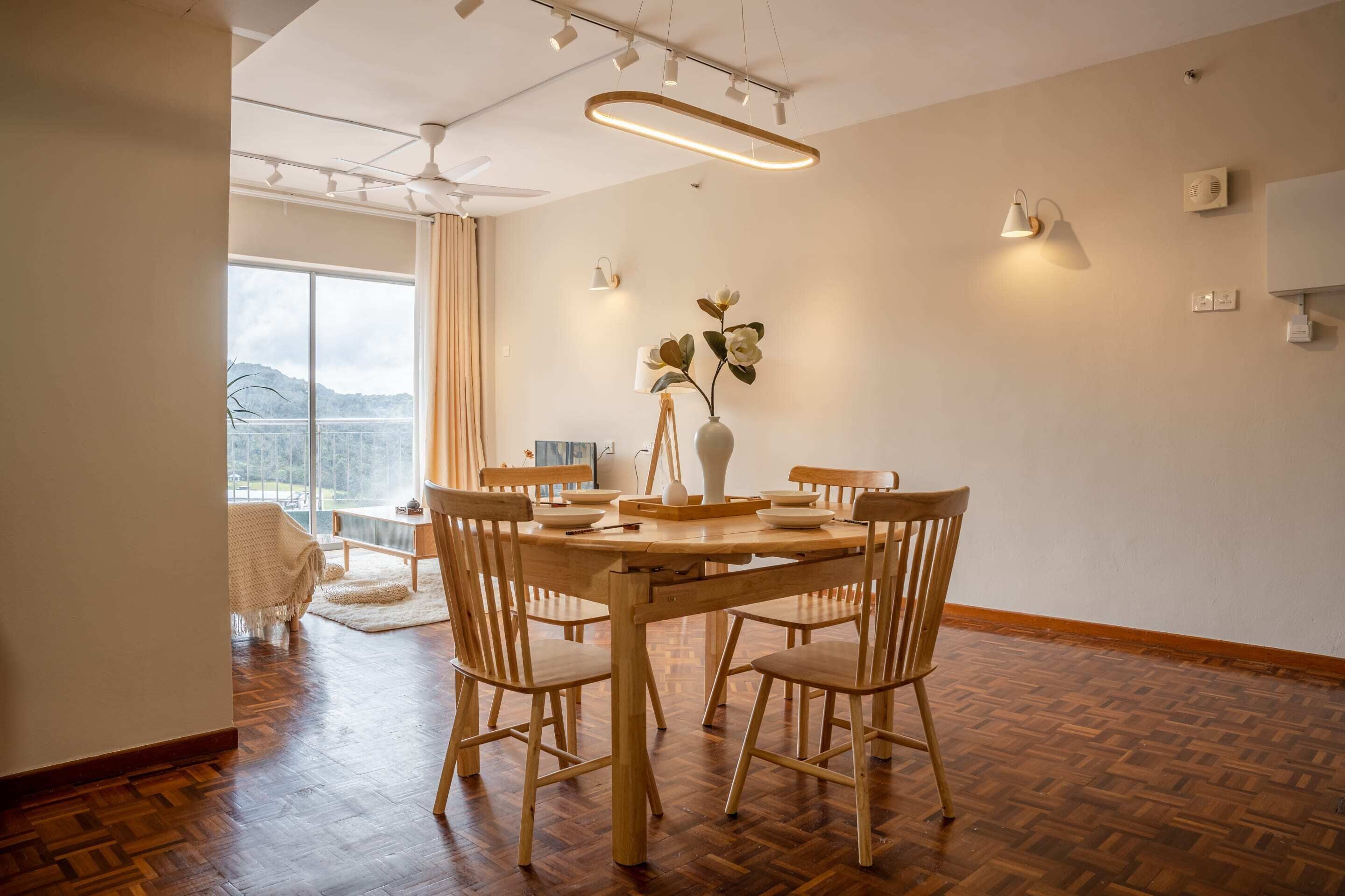 Grand Apartment, 3 Bedrooms | In-room dining