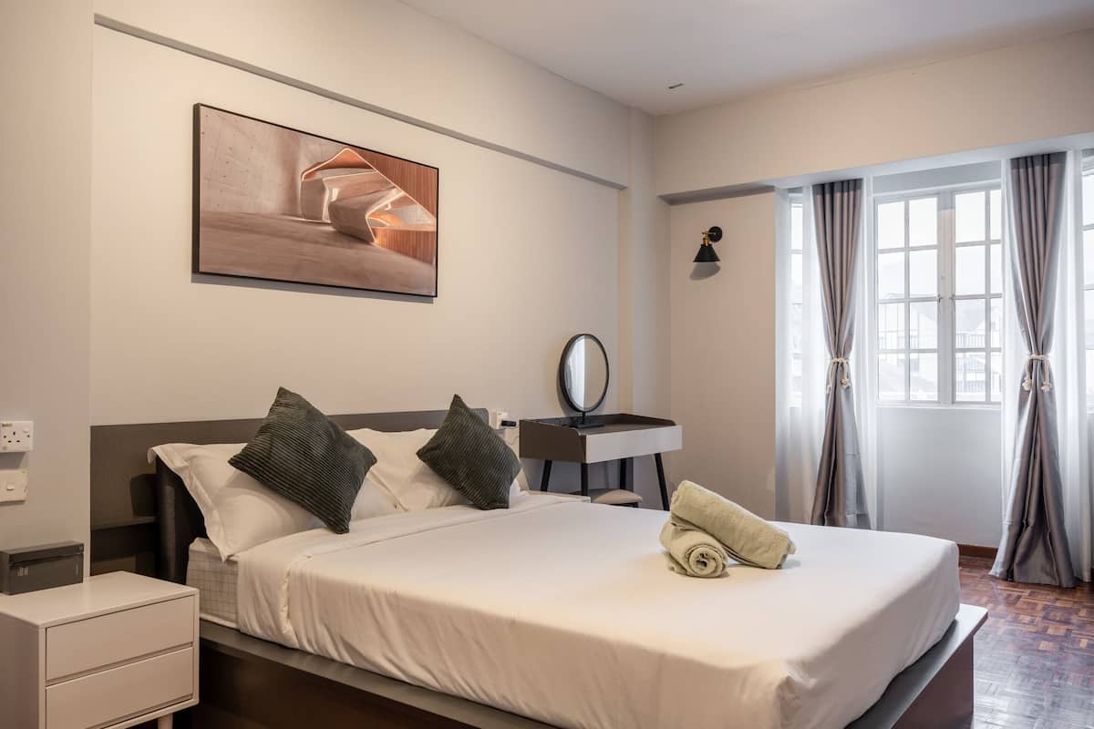 4 bedrooms, iron/ironing board