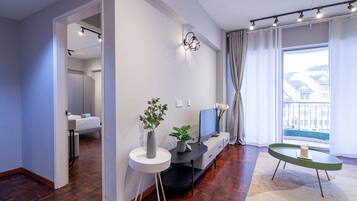 Design Apartment, 2 Bedrooms | Iron/ironing board