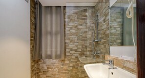 Bathroom - Myspace Hotel At Bgc (Taguig)