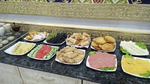 Colazione a buffet inclusa, servita tutte le mattine 