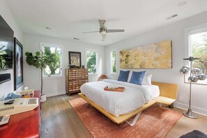 3 habitaciones, escritorio, tabla de planchar con plancha y wifi 