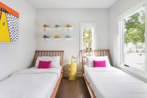 3 Schlafzimmer, Schreibtisch, Bügeleisen/Bügelbrett, WLAN
