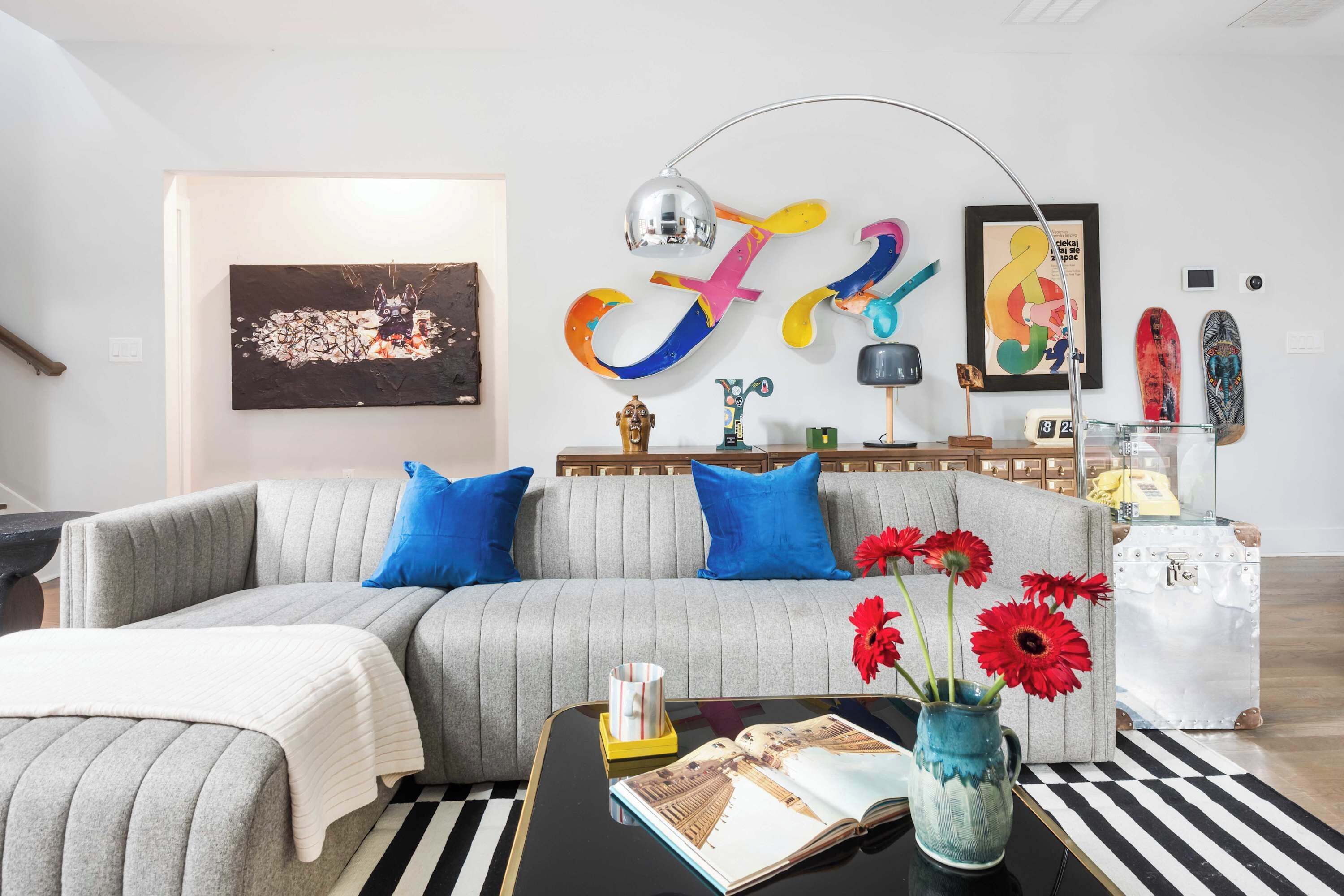 تلفزيون، مدفأة، ستيريو، مكتب