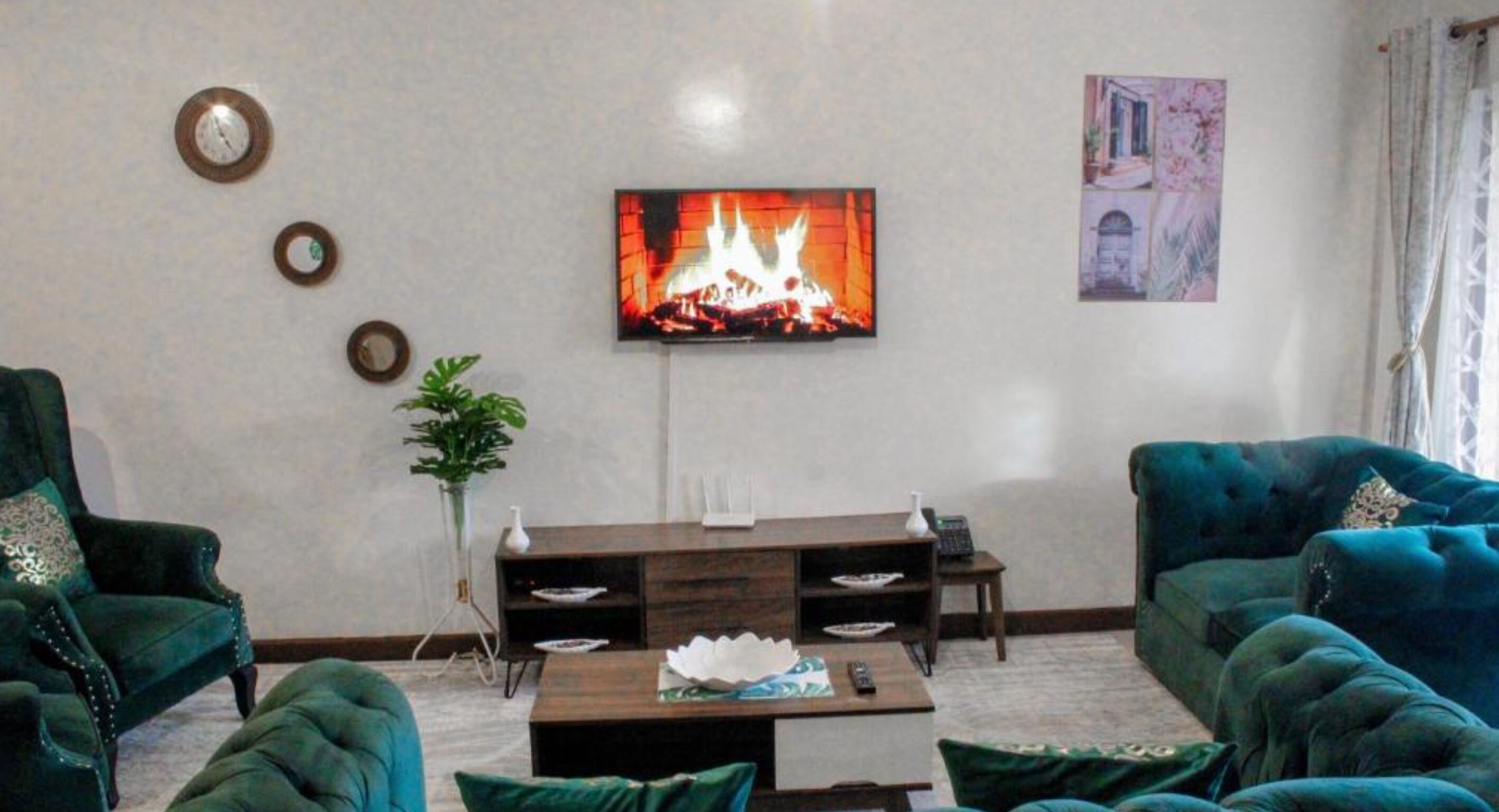 Deluxe Apartment | Living area | Smart TV