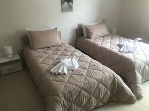 2 Schlafzimmer, Schreibtisch, Bügeleisen/Bügelbrett, kostenloses WLAN